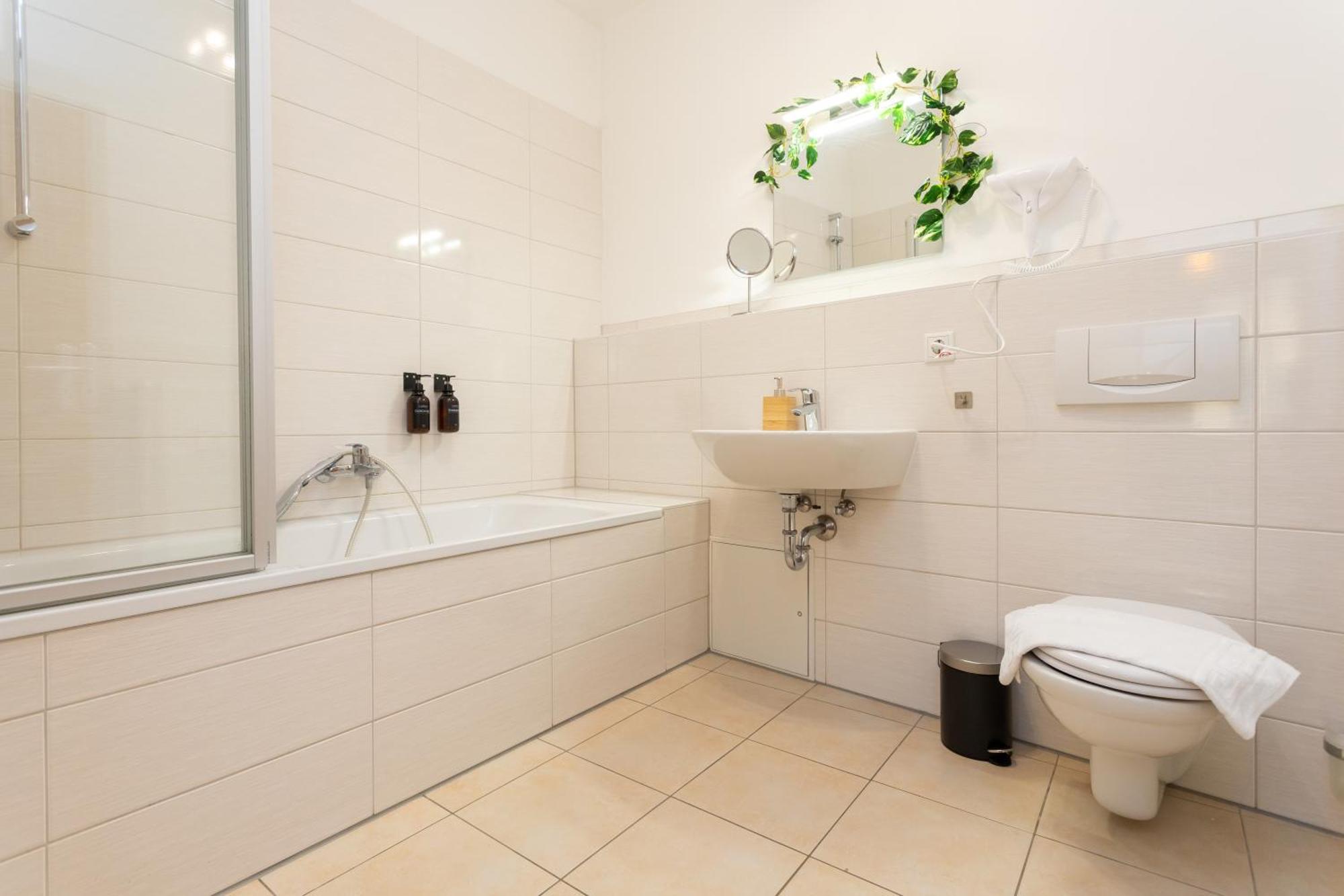 Fullhouse - Halle - R6 Apartments - Smarttv - Nespresso Buitenkant foto